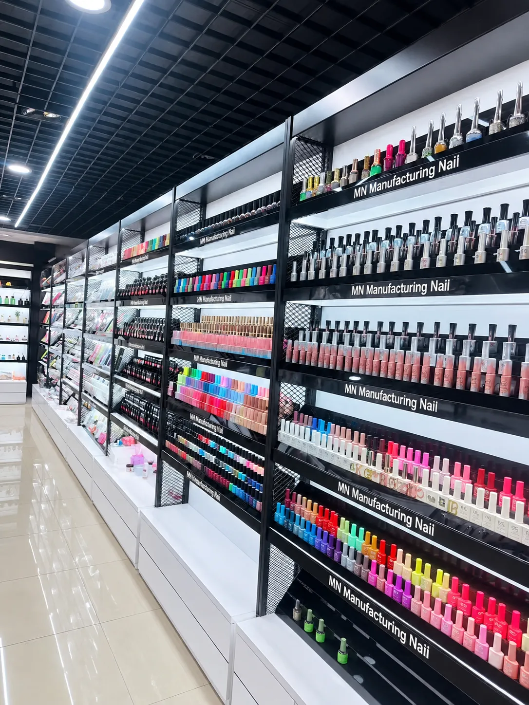MACNAIL nail products showroom